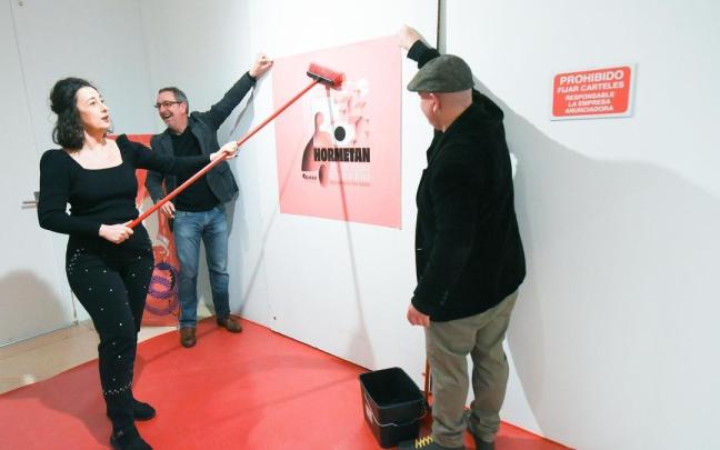 Hormetan ofrece un recorrido por la historia de Bizkaia a través de un centenar de carteles Hormetan ofrece un recorrido por la historia de Bizkaia a través de un centenar de carteles