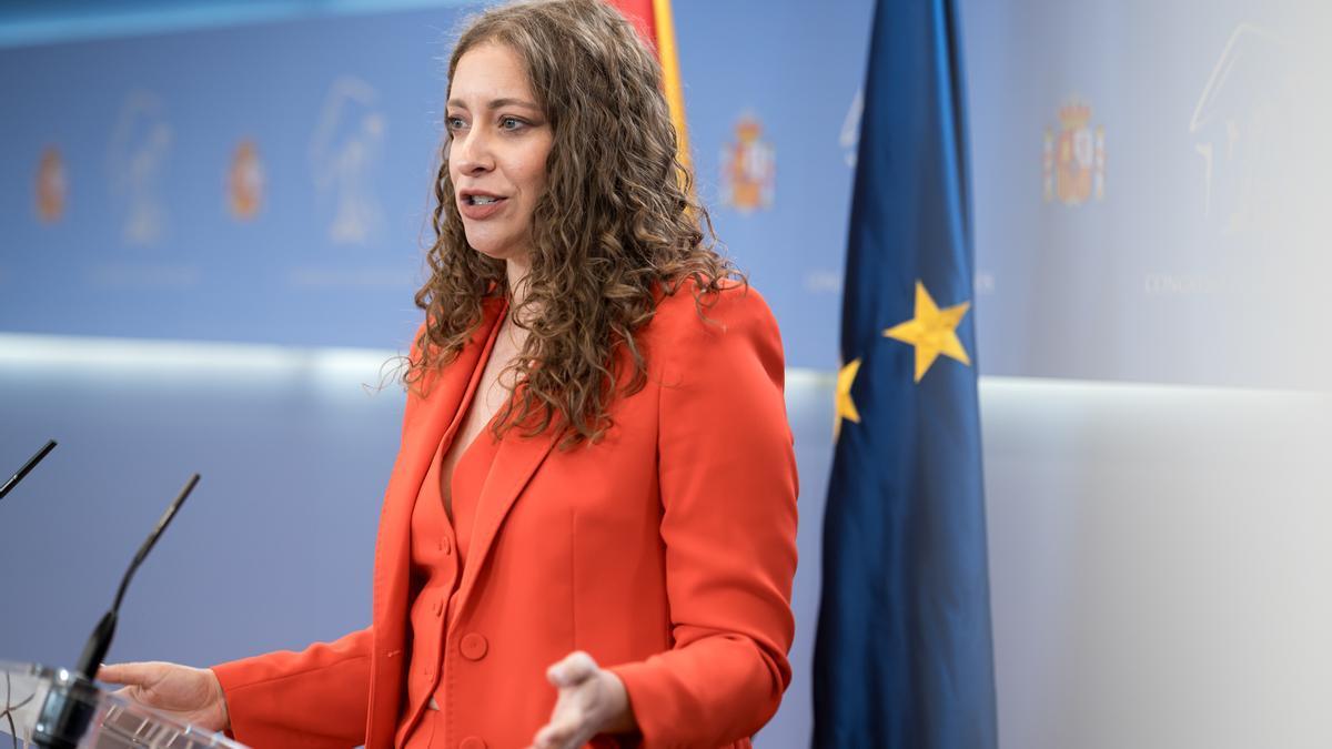 Para la portavoz del PP en el Congreso, Ester Muñoz, no hacen falta pruebas para acusar a Pedro Sánchez de lucrarse con "los prostíbulos" de su suegro