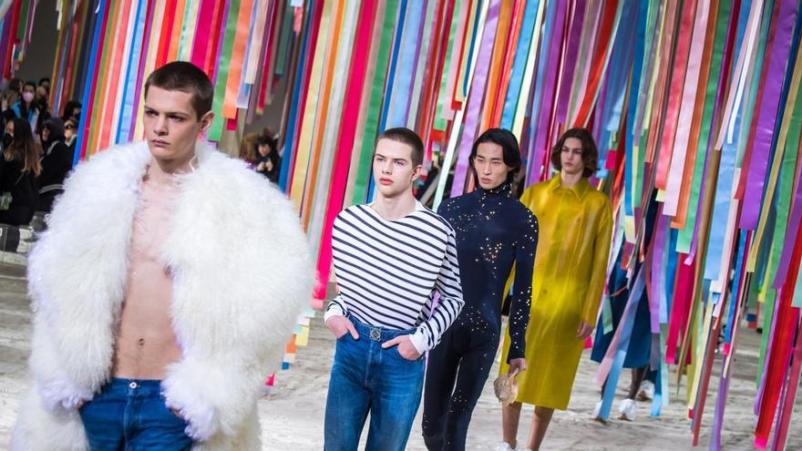 Desfile de Loewe en la semana de la moda masculina París 2023.