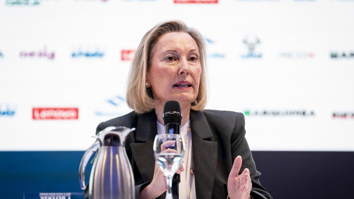 La secretaria de Estado de Defensa, María Amparo Valcarce García.