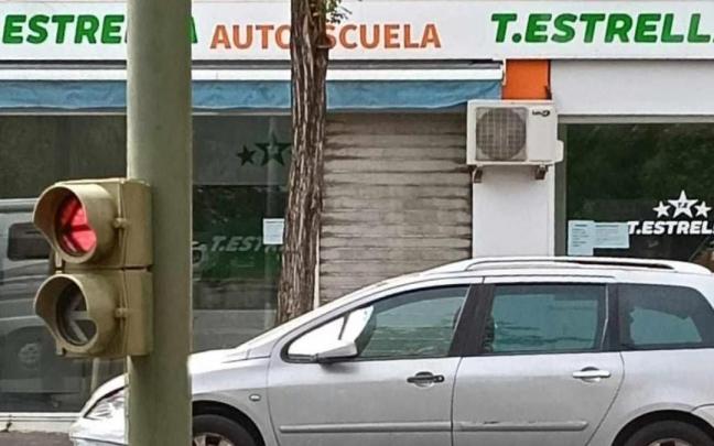 La 'Autoescuela T.estrella', vista en Sevilla
