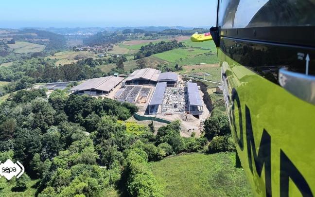 La nave ganadera en obras en la que se ha producido el suceso / 112 Asturias La nave ganadera en obras en la que se ha producido el suceso