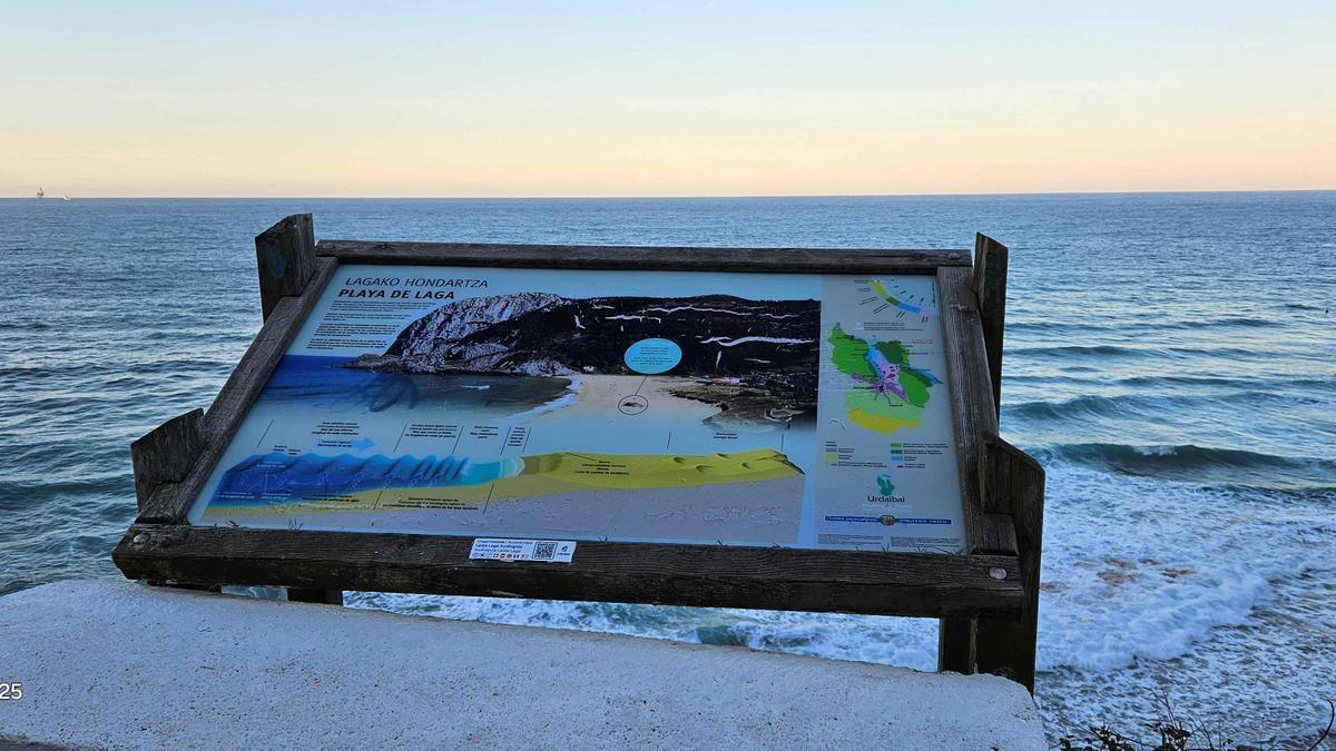 Se ha instalado placas con códigos QR en la ruta que une Laida con Laga