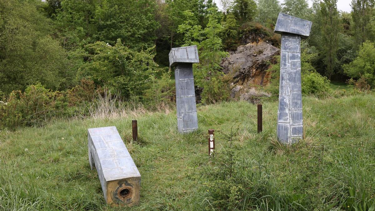 Las piezas atacadas forman parte del conjunto escultórico 'Elkarrizketa' del gipuzkoano Iñaki Olazabal.