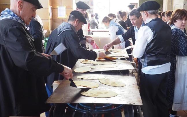 El olor del talo inundará la Herriko Plaza de Azkoitia el 30 de noviembre, durante la celebración de la feria de San Andrés.