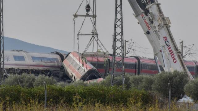 Continúan las labores de rescate tras el accidente de Urda