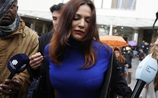 La actriz Elisa Mouliaá a la salida de los Juzgados de Plaza de Castilla.