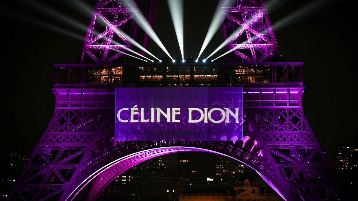 Anuncio del regreso de Céline Dion en la torre Eiffel.