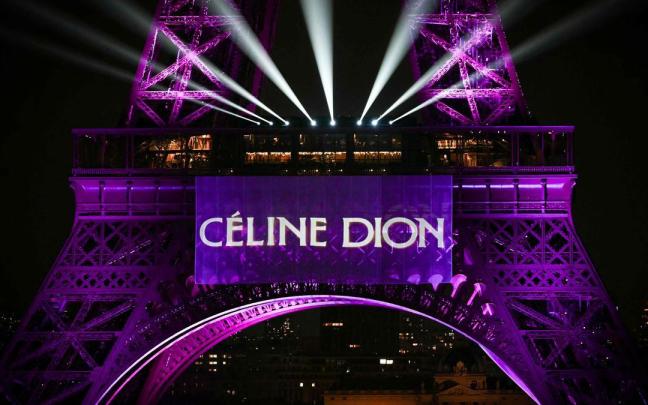 Anuncio del regreso de Céline Dion en la torre Eiffel.