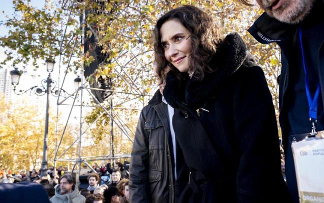 Isabel Díaz Ayuso durante la concentración contra la corrupción del Gobierno convocada por el PP