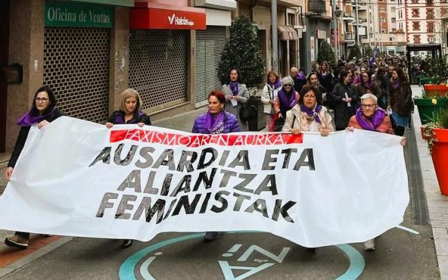Cabeza de la manifestación del 8M de 2025 en Amurrio
