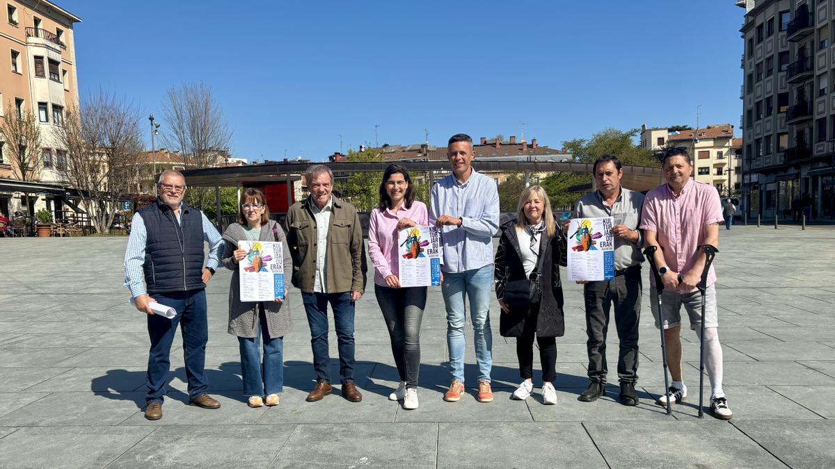 José Barreiro, María José Barral, Paco Martínez, Nuria Alzaga, Jon Ugarte, Enrique Aizpiolea y José Luis Arias.
