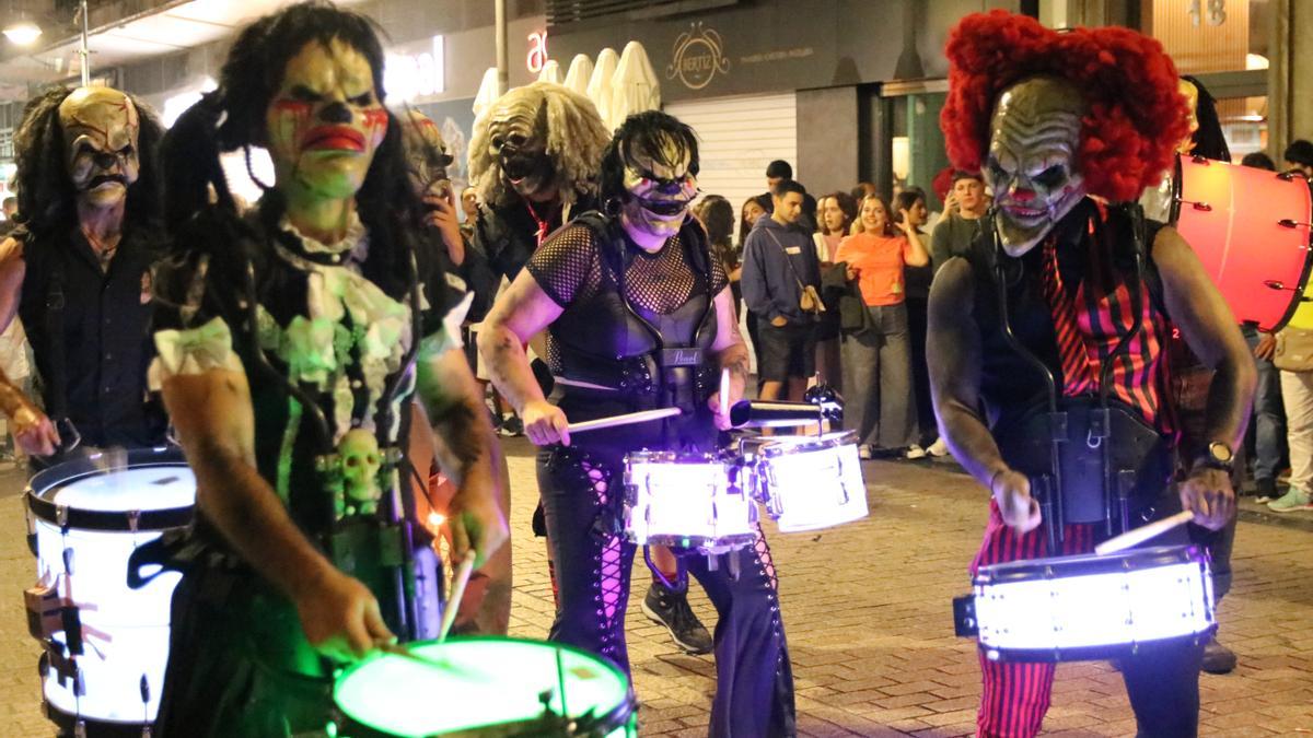 Los aterradores payasos de Psycho Clown visitaron a los eibartarras la noche del pasado viernes.