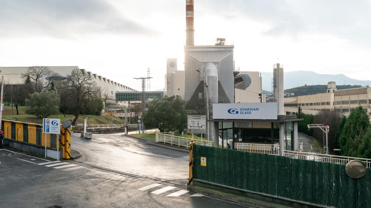 Entrada de la fábrica de la multinacional Guardian