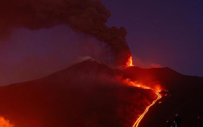 El Etna, en erupción este 11 de agosto.