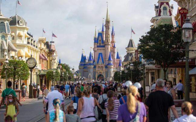 El parque de Disney World en Orlando. El parque de Disney World en Orlando.