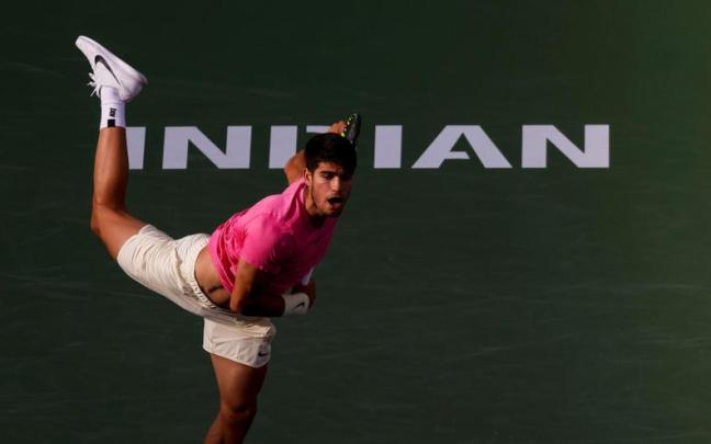 Alcaraz doblega a Sinner y jugará la final de Indian Wells contra Medvedev. Alcaraz doblega a Sinner y jugará la final de Indian Wells contra Medvedev.