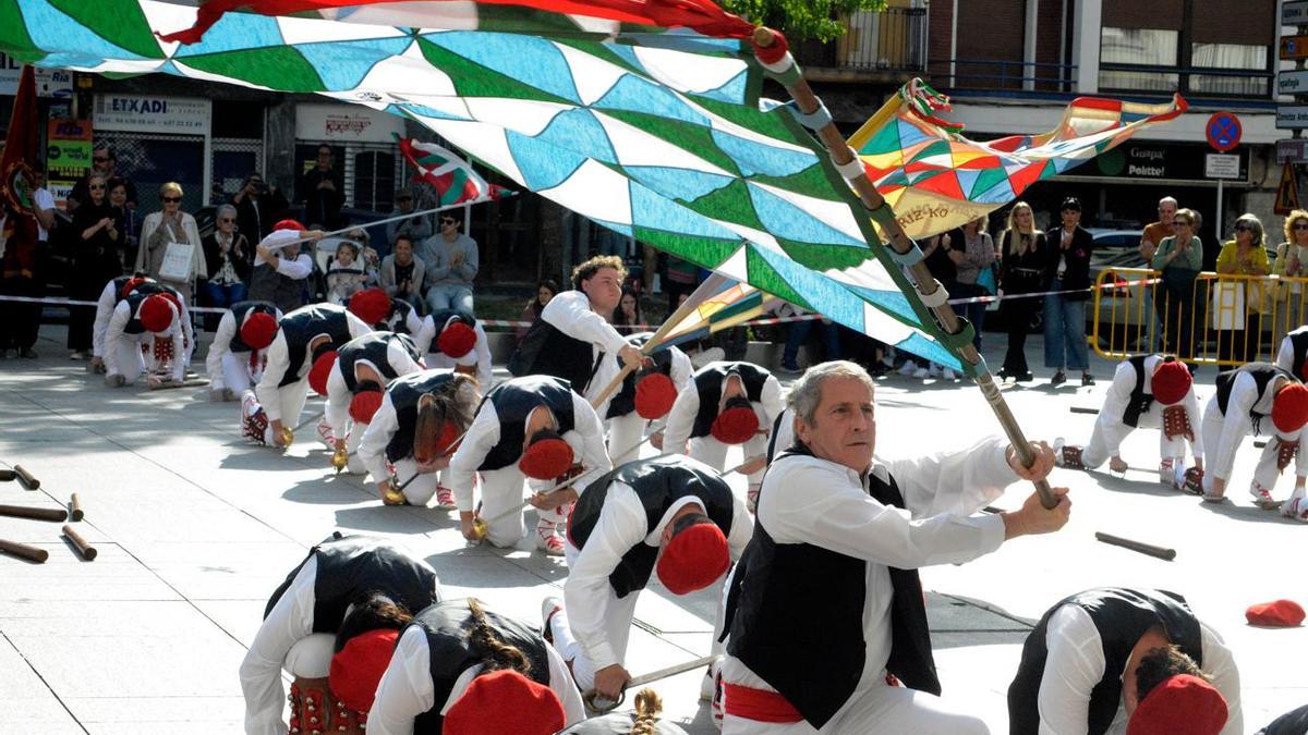 Dantzari Dantza: Agintariena.