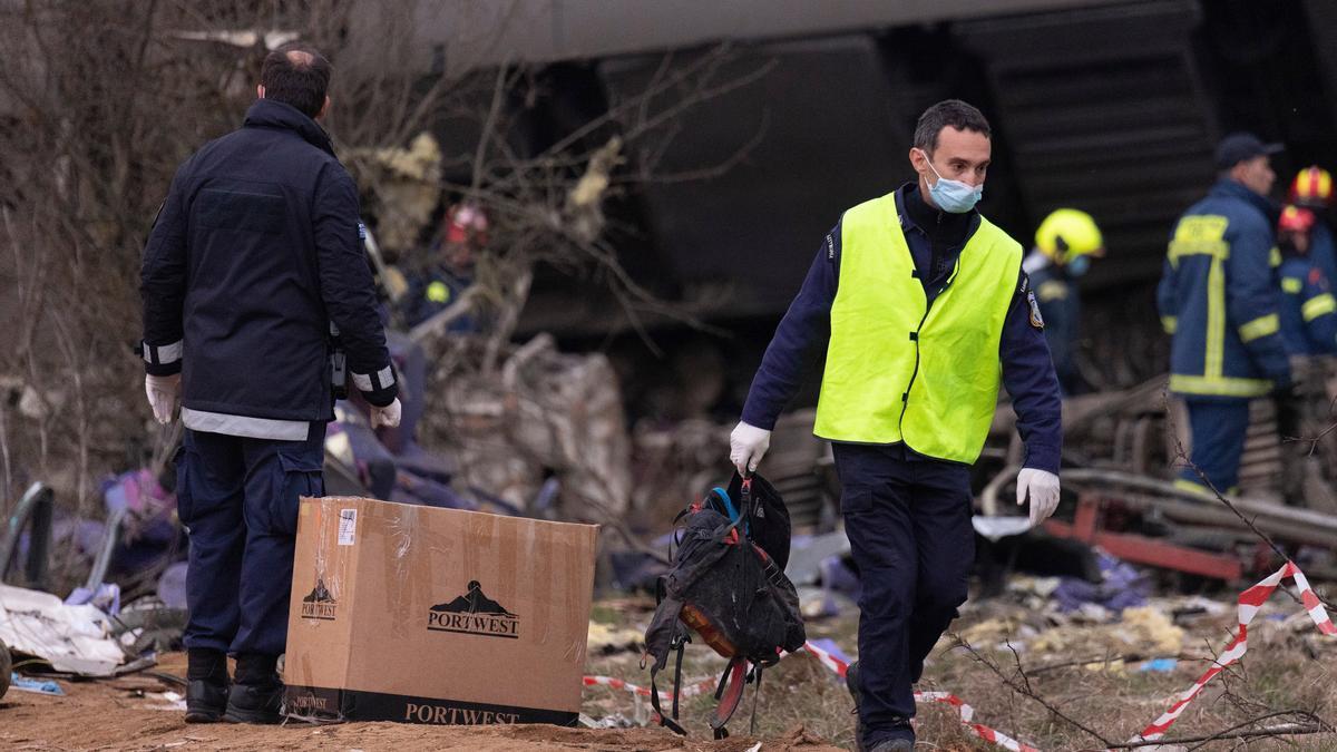 El mayor accidente ferroviario de Grecia deja decenas de muertos y heridos.