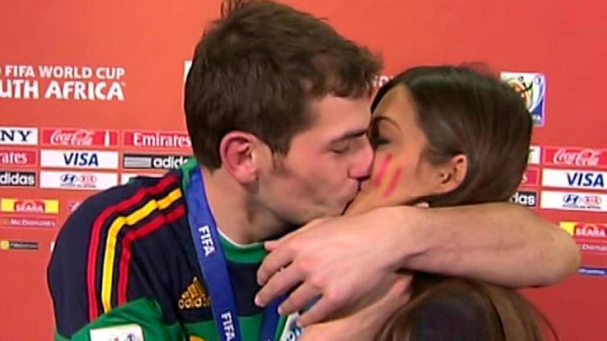 Sara Carbonero recuerda el beso con Iker Casillas.