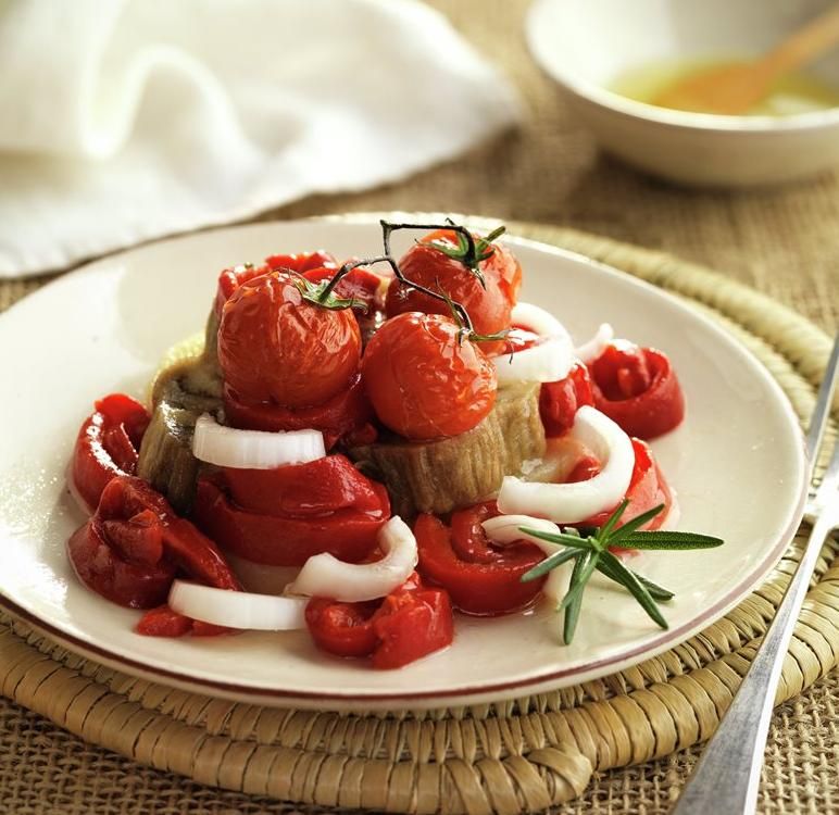 Ensalada de patatas con berenjena y pimientos asados