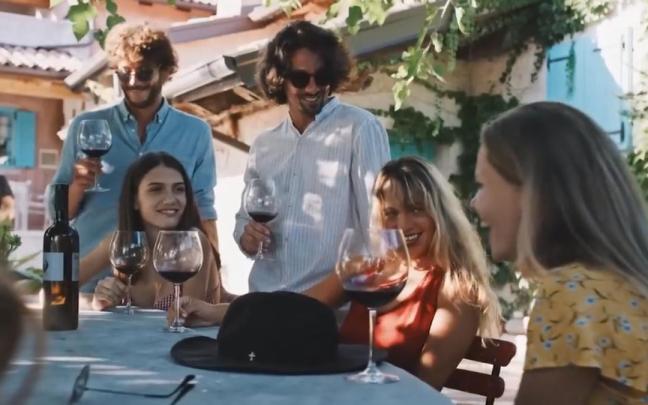 La escena del vídeo grabada en Eslovenia. La escena del vídeo grabada en Eslovenia.