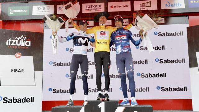 Podio final de la pasada edición de la Itzulia que conquistó Almeida.