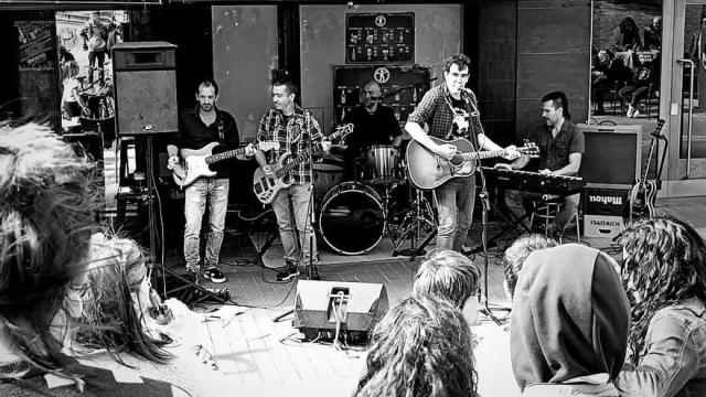 El grupo bergararra Amustei en un concierto.