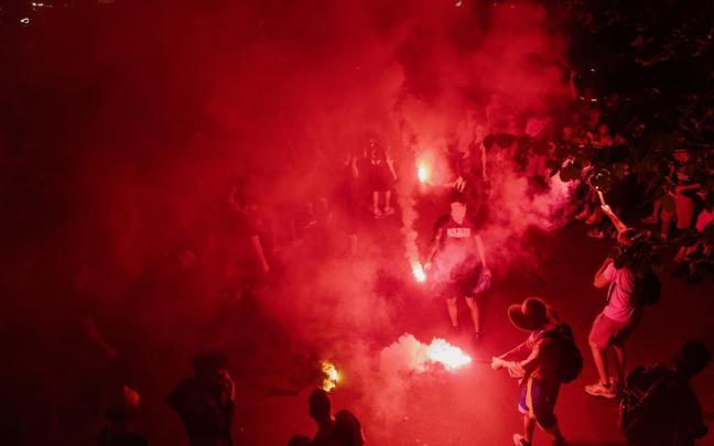 Aficionados del PSG celebran su segunda Champions consecutiva.