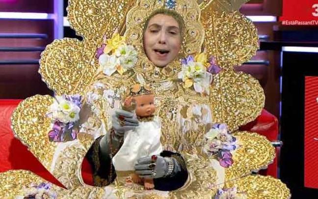La actriz Judit Martín disfrazada de la Virgen del Rocío. La actriz Judit Martín disfrazada de la Virgen del Rocío.