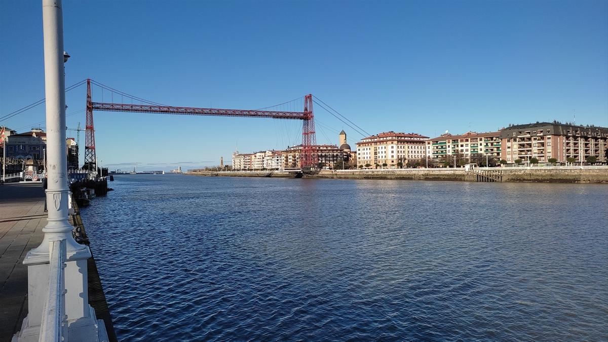 Vistas de Getxo y del Puente Colgante desde Portugalete