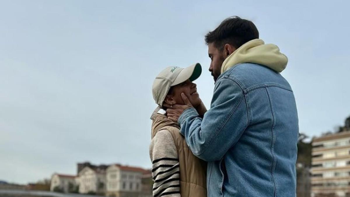 Gloria Camila junto con su novio, David García