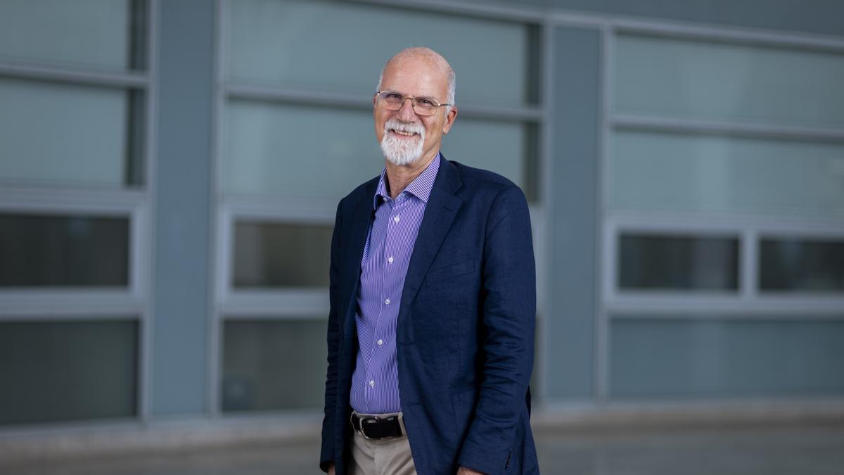Maurizio Prato, investigador de CIC biomaGUNE, centro que promueve la investigación científica y la innovación tecnológica, con el fin de crear un nuevo sector empresarial basado en las biociencias.