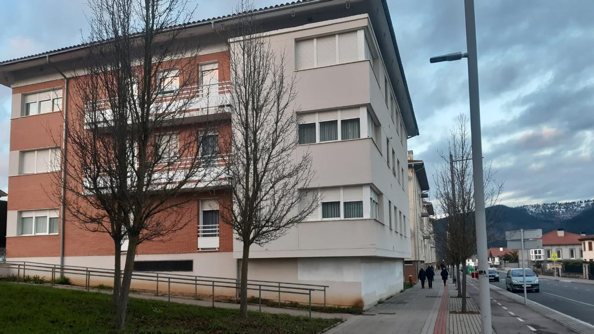 Bloque de viviendas en la calle Landaburu de Amurrio