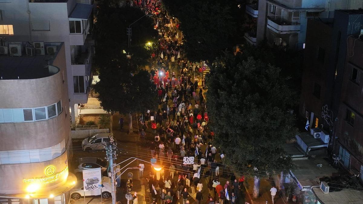 Cientos de israelíes protestan contra Benjamin Netanyahu
