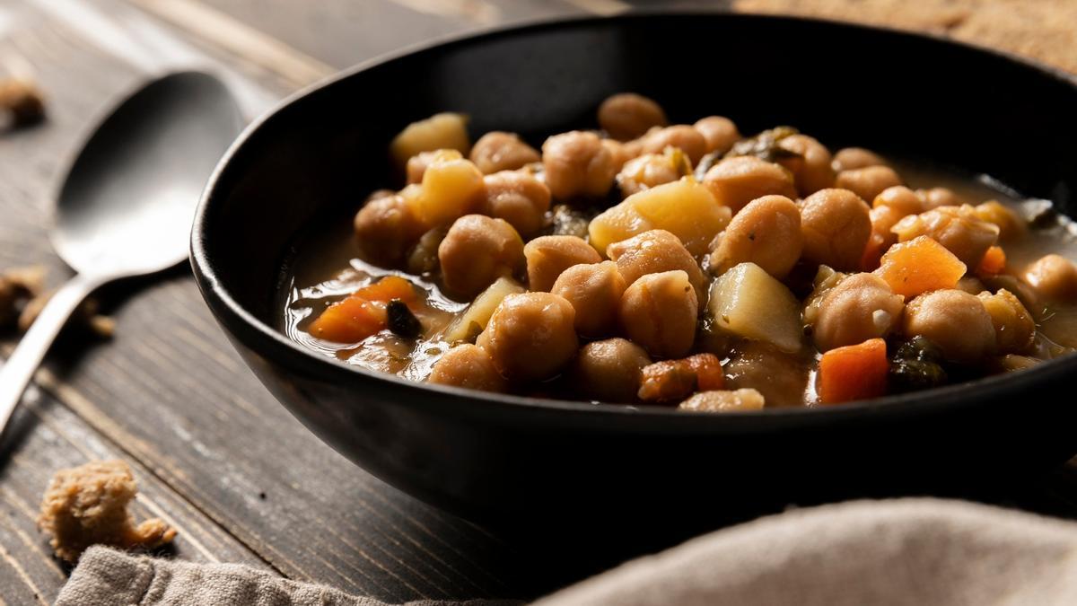 Un apetitoso plato de garbanzos cocidos puede encerrar la maldición de los indeseados gases.