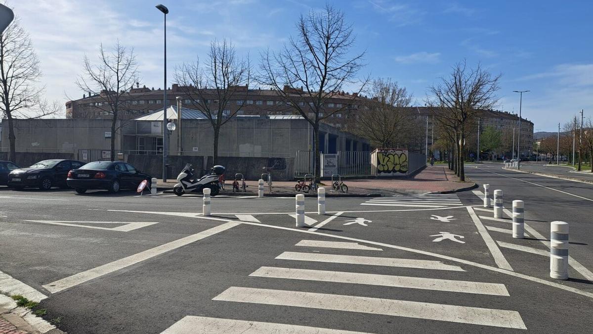 Paso de peatones en Mauro Ortiz de Urbina con seguridad reforzada