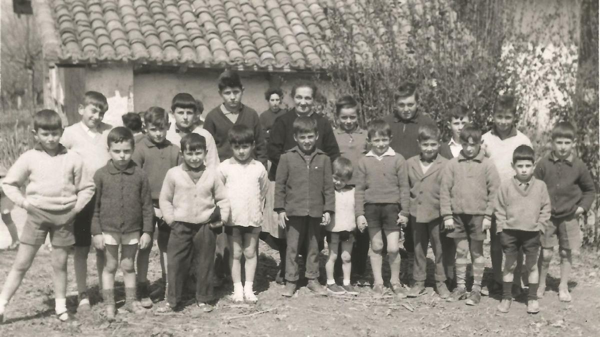 Xoxokako eskolako mutikoak