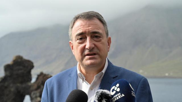 El portavoz del PNV en el Congreso, Aitor Esteban, se encuentra en la isla de El Hierro para participar en un debate sobre la Constitución española. El portavoz del PNV en el Congreso, Aitor Esteban, se encuentra en la isla de El Hierro para participar en un debate sobre la Constitución española.