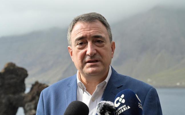 El portavoz del PNV en el Congreso, Aitor Esteban, se encuentra en la isla de El Hierro para participar en un debate sobre la Constitución española.