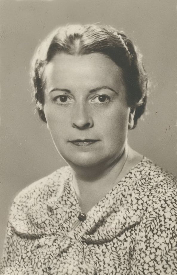 Retrato de Elena Fortún.