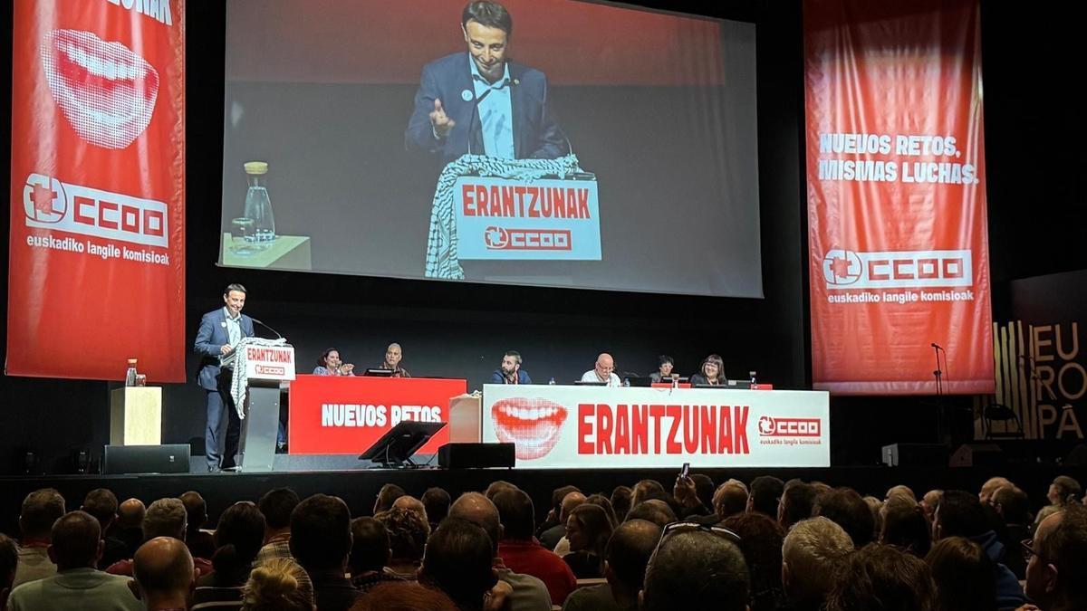 Mikel Torres, durante su intervención en el congreso de CCOO Euskadi
