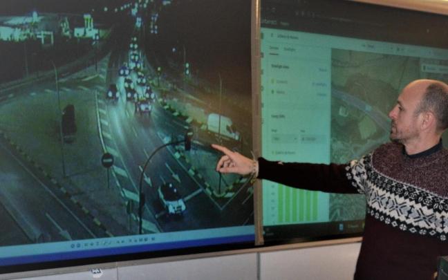 El técnico Iñigo Echegaray, jefe de la Sección de Vialidad, encargado de la implantación del nuevo sistema.