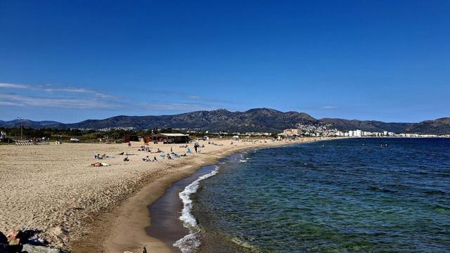 La playa de la Rubina de Castelló d'Empúries (Girona)