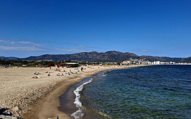 La playa de la Rubina de Castelló d'Empúries (Girona)
