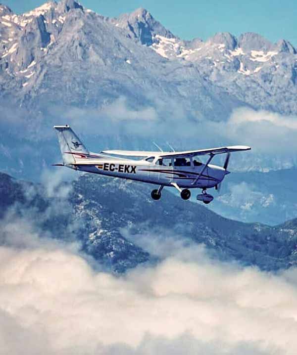Esta escuela de pilotos E-ATO-068 se encuentra en activo desde 1950.