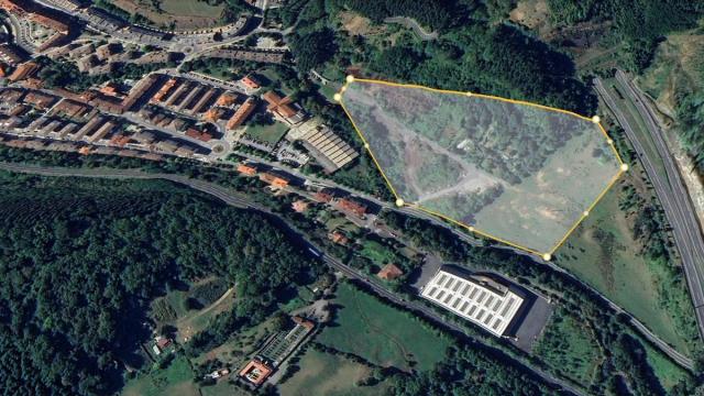 El sector 1B, detrás de Santutxu, donde se proyecta el nuevo instituto de Kurtzebarri BHI. En la imagen, los terrenos que albergarán el centro aparecen marcados.