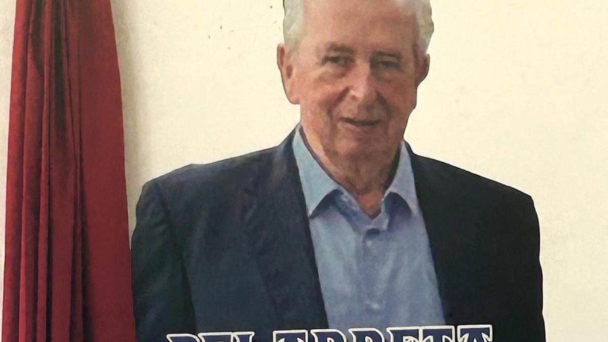 Imagen de Javier Arrizabalaga,"Belarreta", colocada en el rebote del frontón de Aiastia-San MIguel.