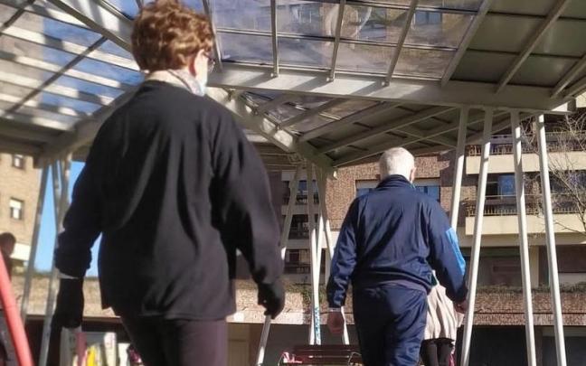 Abordaban a personas de edad avanzada.