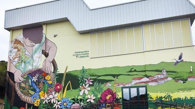 Fachada del Polideportivo Urbigain de Ribera Alta